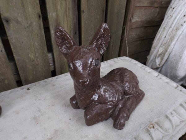 Painted Doe With Fawn Statuettes