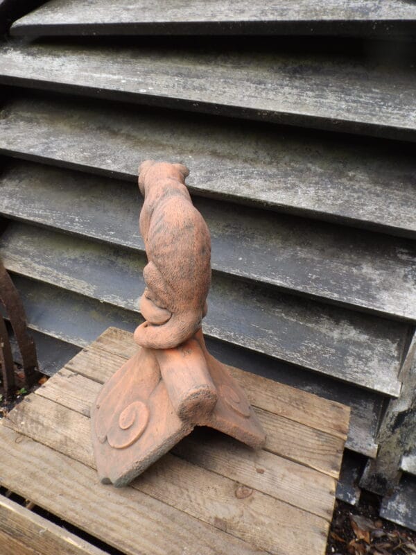 Curious Cat Finial