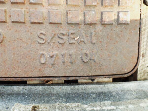 Ductile Iron 750X600 Manhole Cover - Image 8