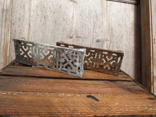 Antique Iron Air Bricks