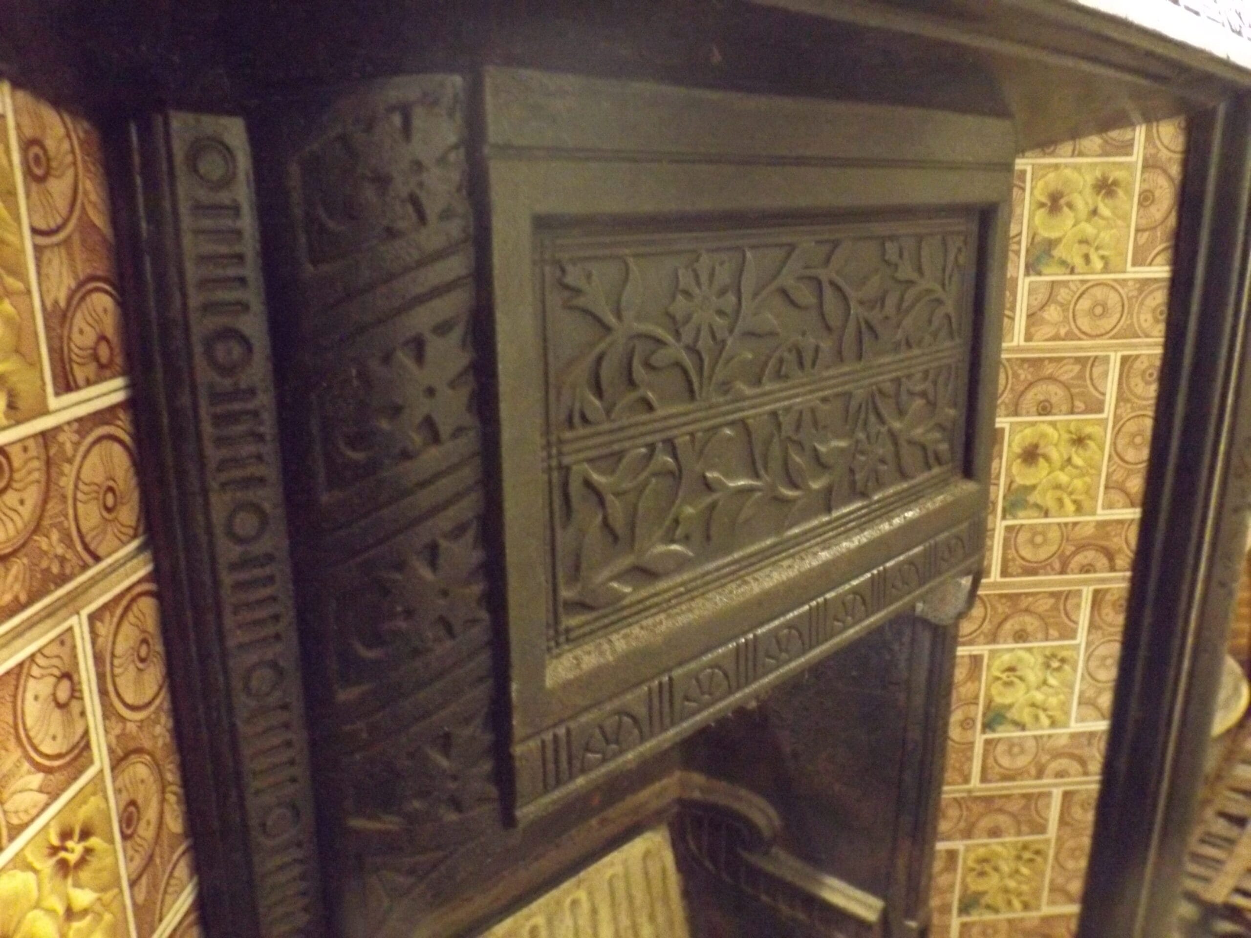 Victorian Tiled Fire Insert - Best Reclamation Reclaimed Fire Insert